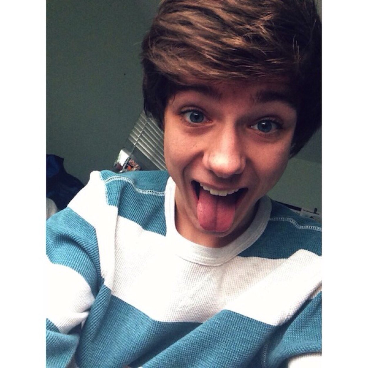 HipstaPlsxx's profile picture. #SelfieKing -- gave you a free follow :) mind following back?