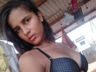 Meu nome é Ana Beatriz Cavalcante, tenho 16 anos. sigo todos de volta