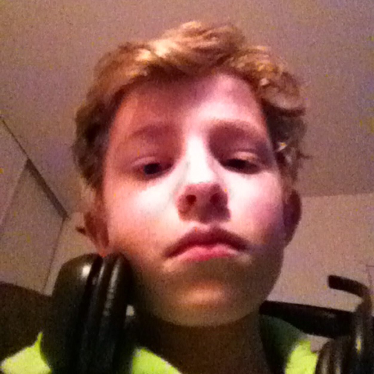 Salue bande de gamin