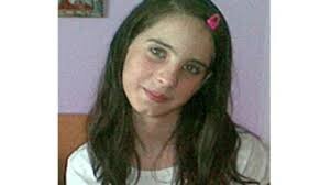 Sueño con ser la princesa Bella de todas las fiestas. Estudiante. Me encanta leer libros de vampiros