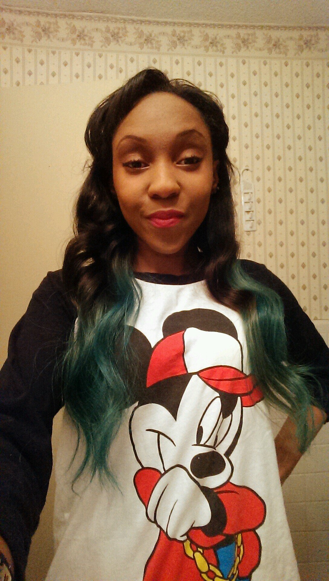 Myy bestie is @liyahhhmonet , Fuckk.Fake.Friends ! you dont like me , WELL ... i gives no fckks ! #Mixed - PuertoRican&Black :) - && I ♥ Me , Myself , & I ツ