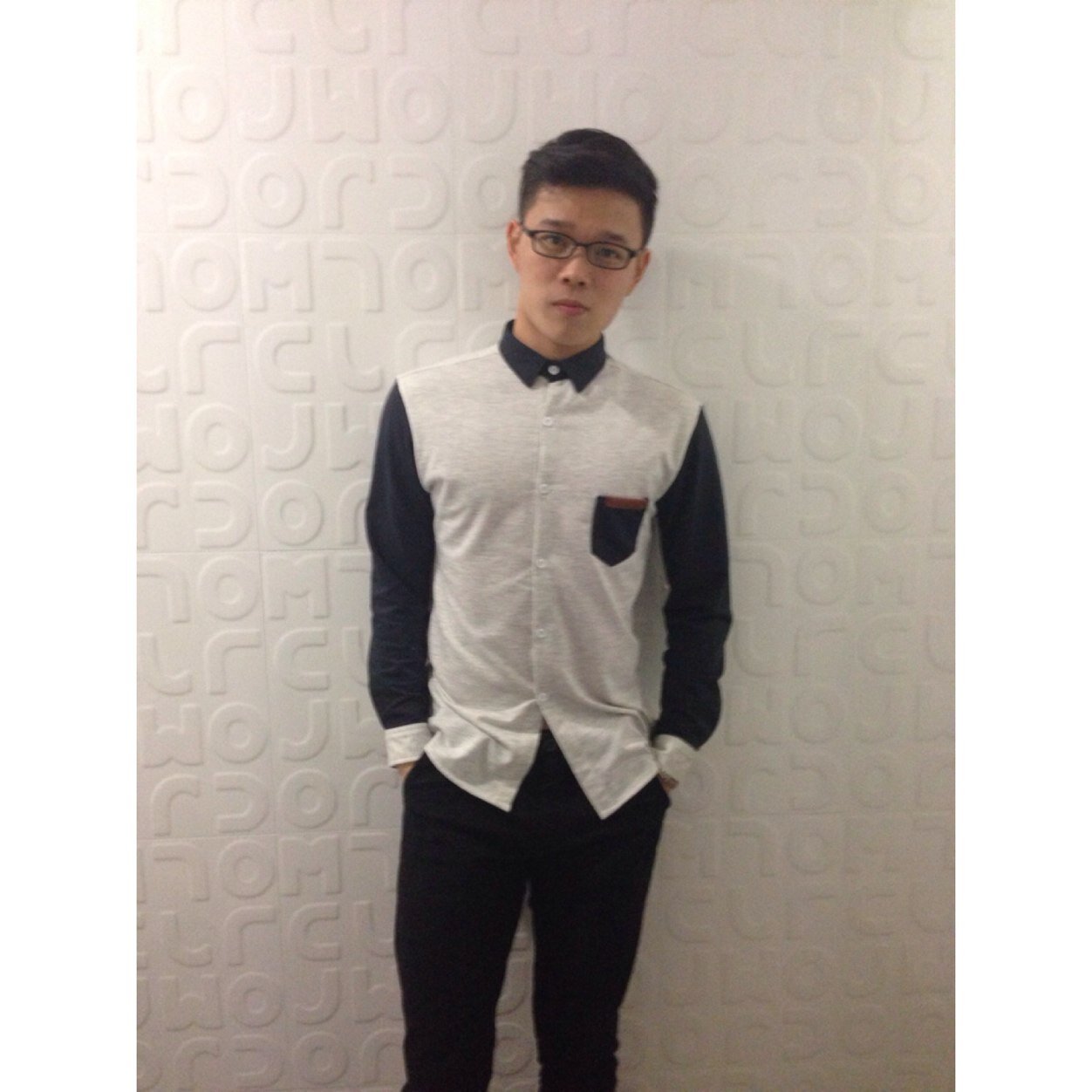 CallMeDesOng's profile picture. What's left, what's right.