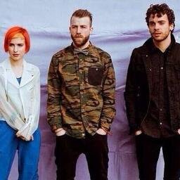Aqui você poderá comentar,seguir e retweetar tudo sobre a banda e ficar por dentro de cada detalhe.Se você é fã de paramore siga nossa página.