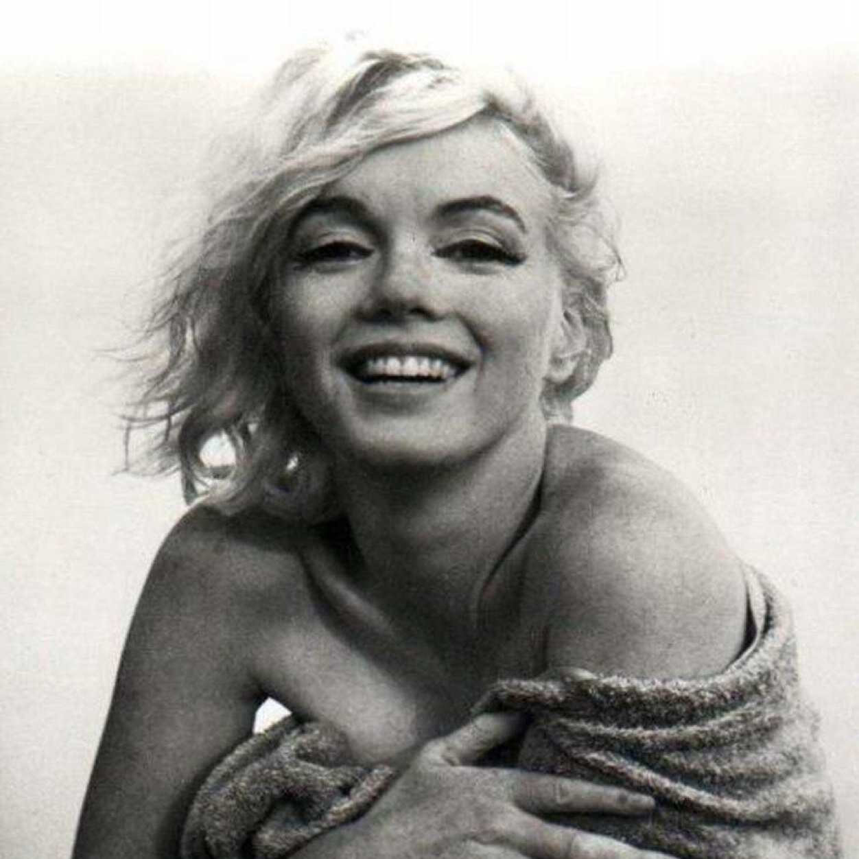 Fayhae1's profile picture. L'important est d'avoir un ton, une humeur, un point de vue. Et non de satisfaire tout le monde.