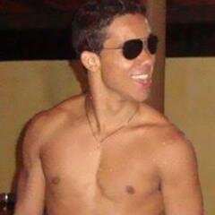 Pra frente é que se anda, pra traz só foto antiga :)