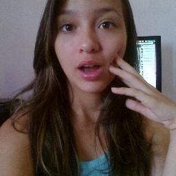 Capricorniana 17 anos, ciumenta, dramática, chata, lesa, besta, estressada, boba, teimosa . (: