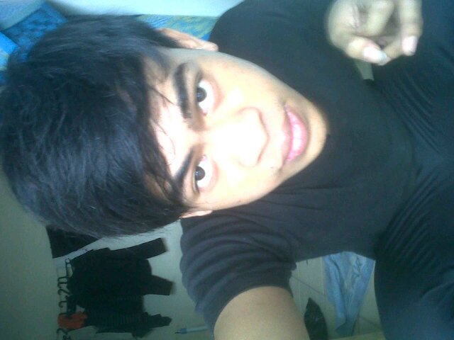 Pling penting dlam hidup gw yg penting happy aja jalan truz k depan k belakang ksandung donk.. :D