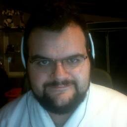 Desarrollador web, friki empedernido y padre de familia (no confundir con Peter Griffin... aunque algo si me parezco, pero en listo xDDD)