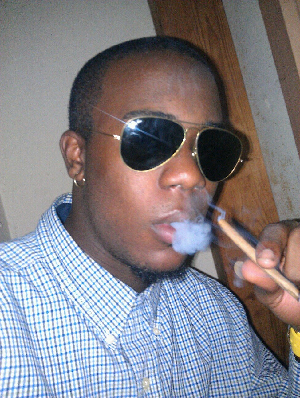 I hate fake niggaz,hoe azz niggaz,bitch azz niggaz,bitches,lyin azz bitches,and maybe even U.......!!!!