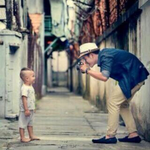 اتمنى ان اصبح مصممة ازياء في المستقبل احب الازياء والموضة احترم آراء الاخرين مطيعة  لوالدي (فهذه أنا عرق الذهب) ..