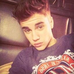 Hayatımı JUSTIN BIEBER adında mükemmel varlığa, şizofrenimsi derecede adamış biriyim. FOREVER BELIEBER ∞ ♥