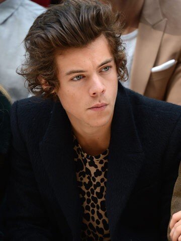 hiiiiiiiiiiiiii. I love one direction, 5 seconds of summer and Ariana grande :-)x