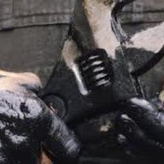 Буровик. Сижу на кранике. Да не нефтяном, а водопроводном. И не жирую, а с похмелья лечусь. А как #нефть подешевеет, все лапу сосать будем. #follow #followback