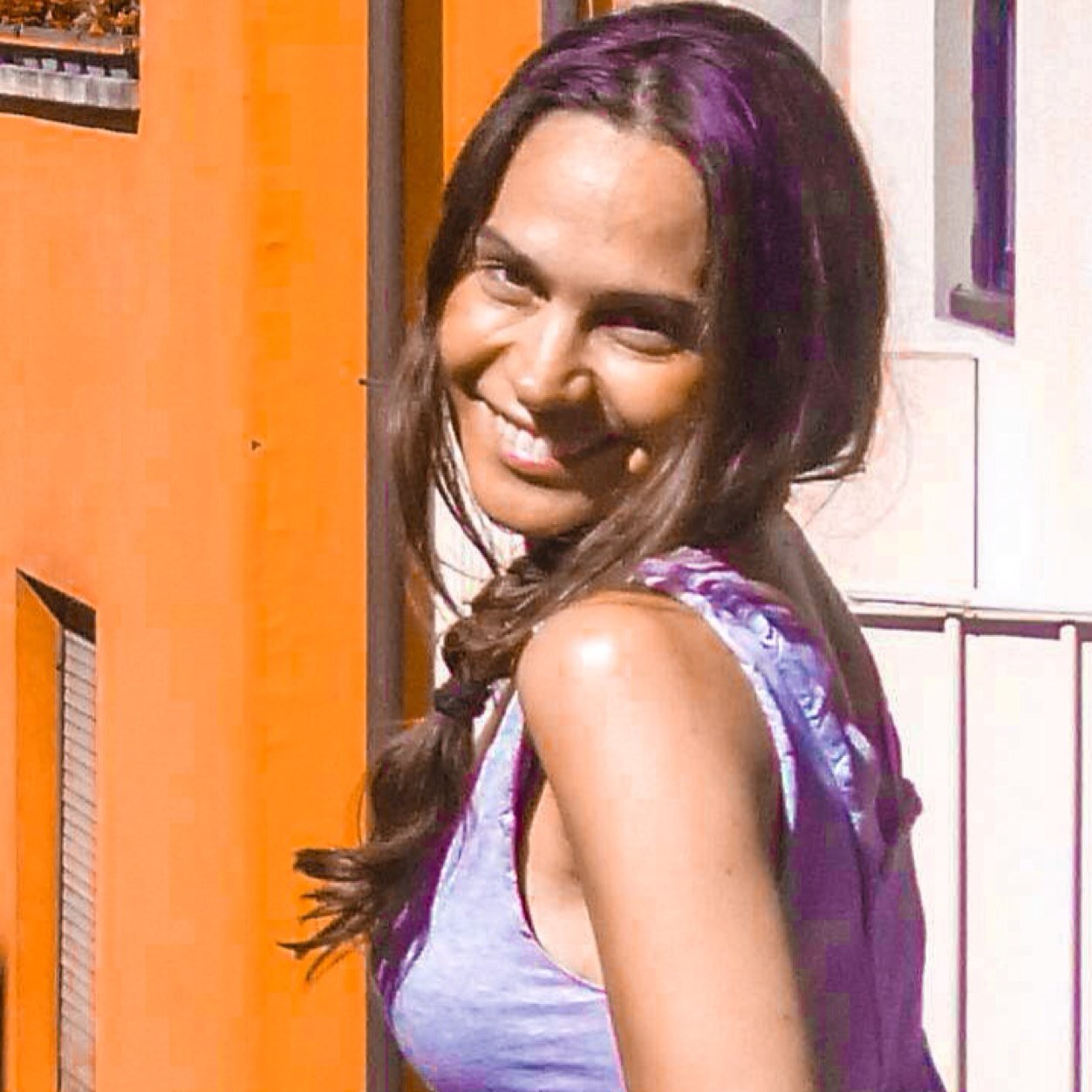 AnitadelArte's profile picture. Construir sueños y no morir en el intento. LSE,Trabajadora Social metida en innovación. I+D+i. Justicia y economía social, redes, psicología y saxofones