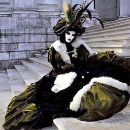 AkinovAnella's profile picture. я хотела спасать людей ,но поняла, их не кто не спасет кроме их самих