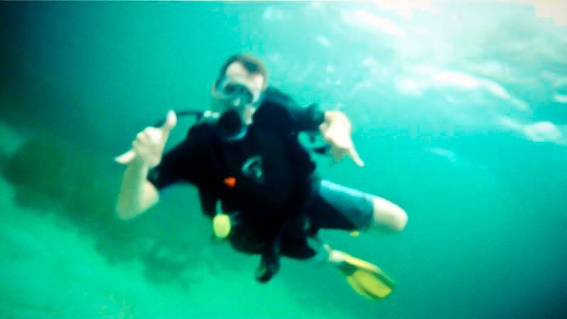 VinceCouture_'s profile picture. Jeune comptable agréé dynamique. Contrôleur financier d'une société de gestion immobilière. Fanatique des voitures, de sports, des voyages et de la photo.