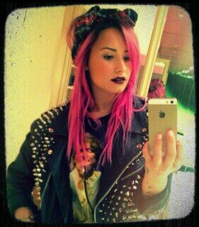 i'm brazilian girl, 
Lovatic Directioner Brat KatyCat e Mixer.