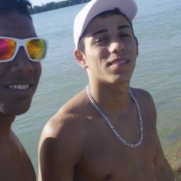 UM BJ PRA QM GOSTA DE MI,, E DOIS PRA QM N GOSTA