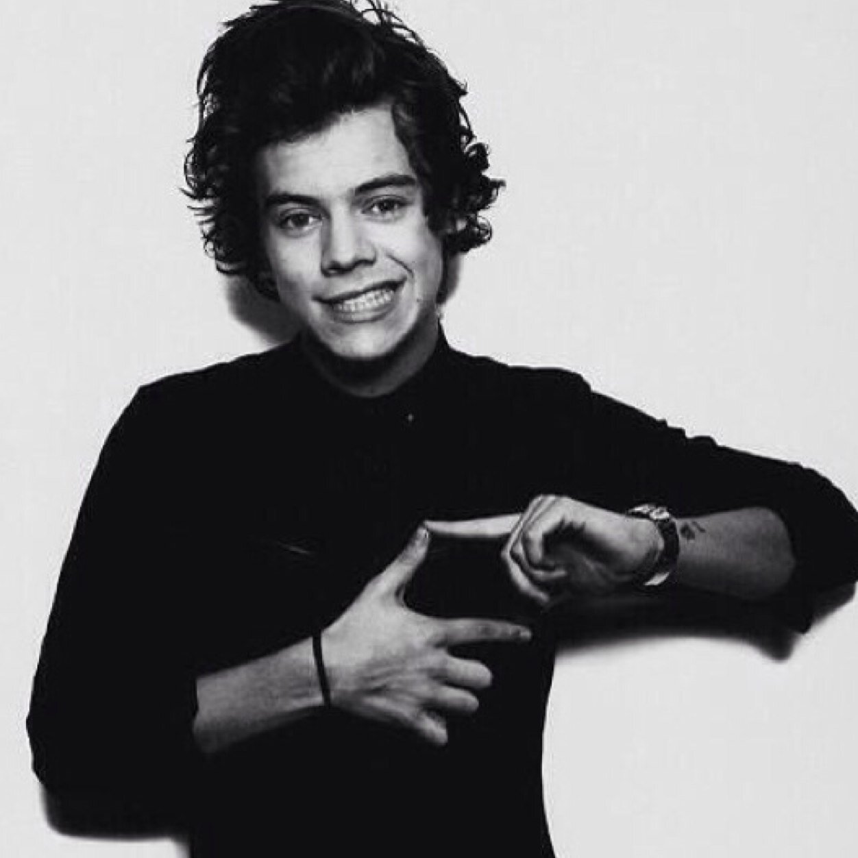♡ I'm just a little boy from Bradford & now I'm smashing it ♡ 5sos is my shit..but 0/4 || 150 characters into enough to describe my love for one directon.. 0/5.