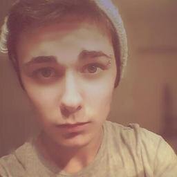 coucou, je suis nouveau sur twitter, abonne toi pour commencé, je rend ;)
