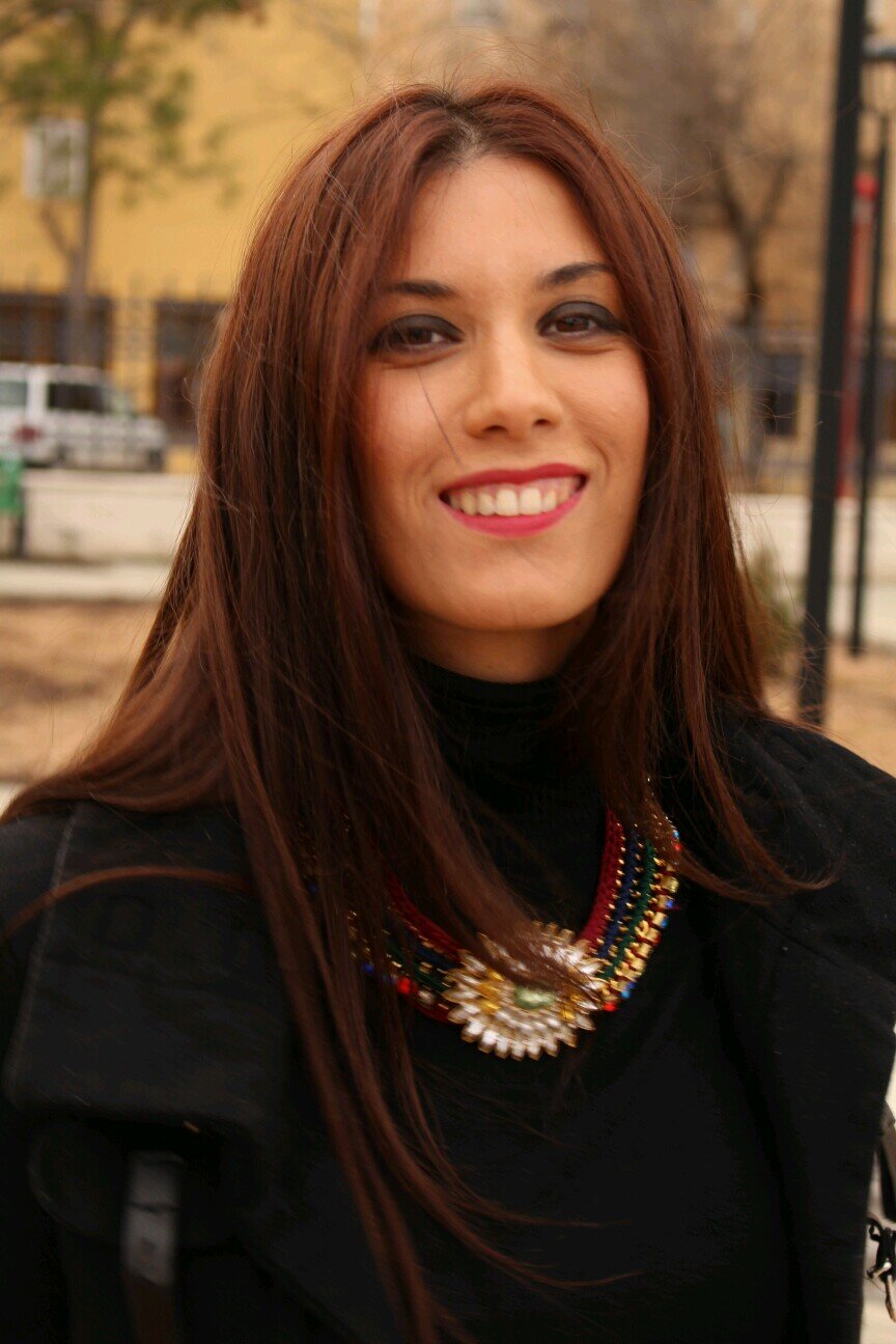 Amante d los animales, compradora compulsiva de la moda, una blogger principiante y estudiante d Ingles e Italiano