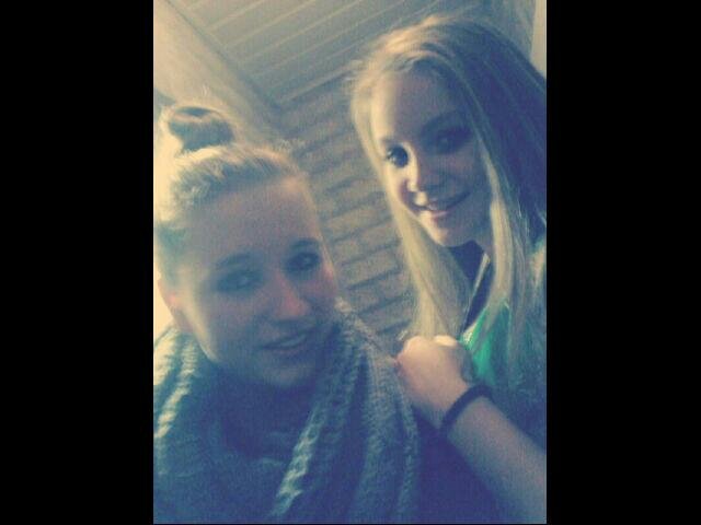 ӇƛƦƊƇƠƦЄ 4 ԼƖƑЄ. • W'app ; vraag maar. Snapchat; domblondje_xx ask.fm; http://t.co/nQ19Pnvp0d