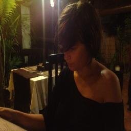 Comunico anche senza volerlo. Amo viaggiare, cucinare, leggere. Sub a tempo perso. Cinguetto a titolo personale.