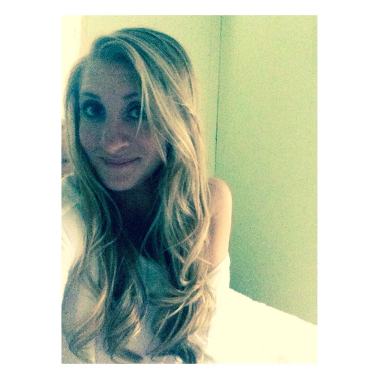 Clementine115's profile picture. I live to love and laugh a lot and that's all I need. What's for you will not pass you.