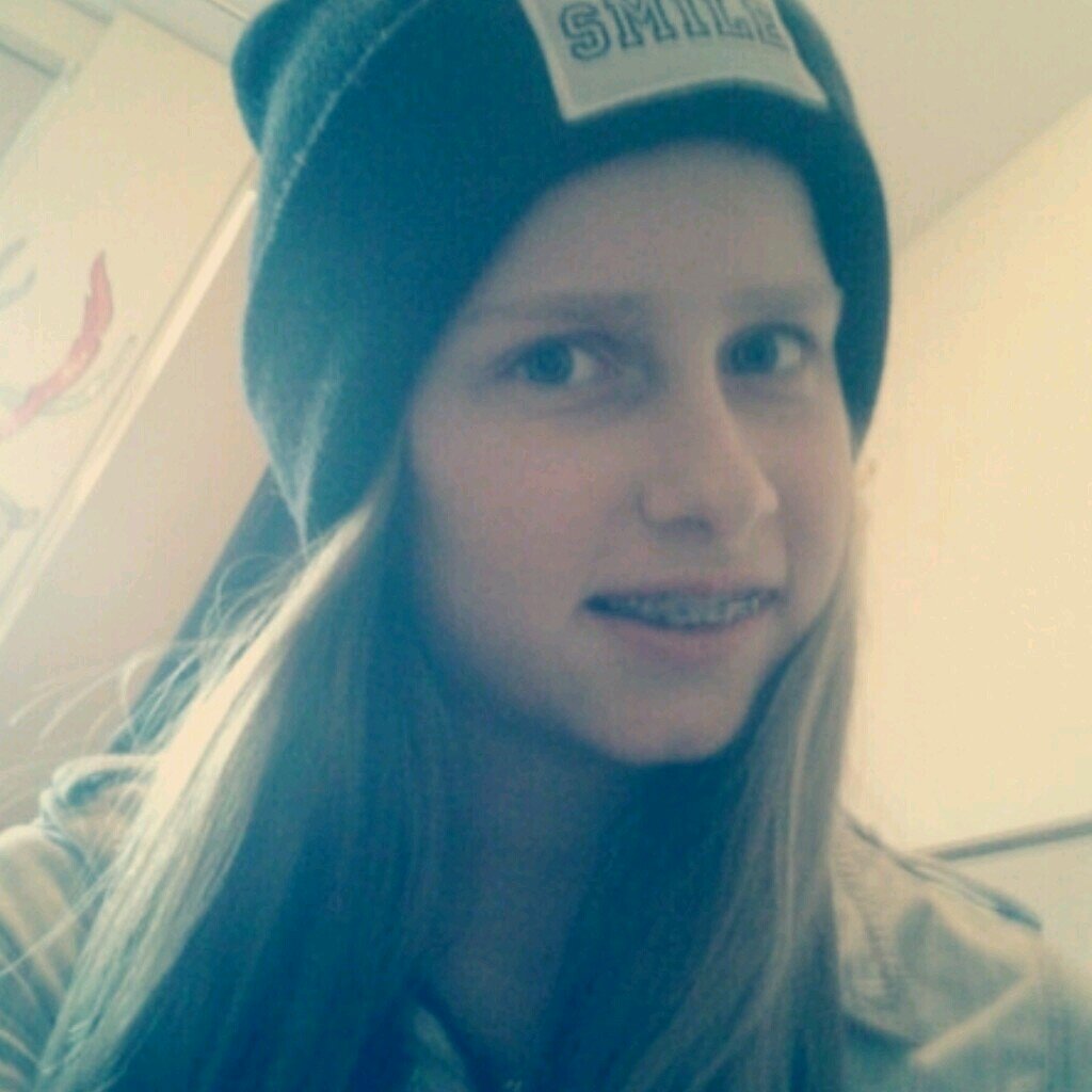 Heeeyy skatjuunn je bent echt eeen meega topperr! Ik kan niet zonder jou3 word echt top op school :p ik ga Xxx Je sissieee:D!