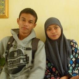 kau tak pernah menginginkan balasan atas kebaikanmu padaku, satu satunya keinginan hidupmu hanyalah melihatku bahagia, i love you mom