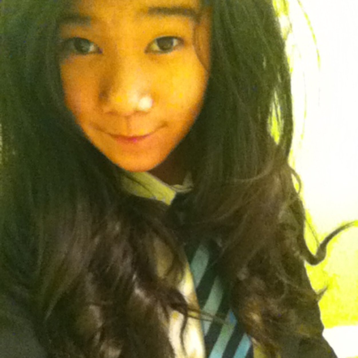 If u follow me, i'll follow u back!! ^_^