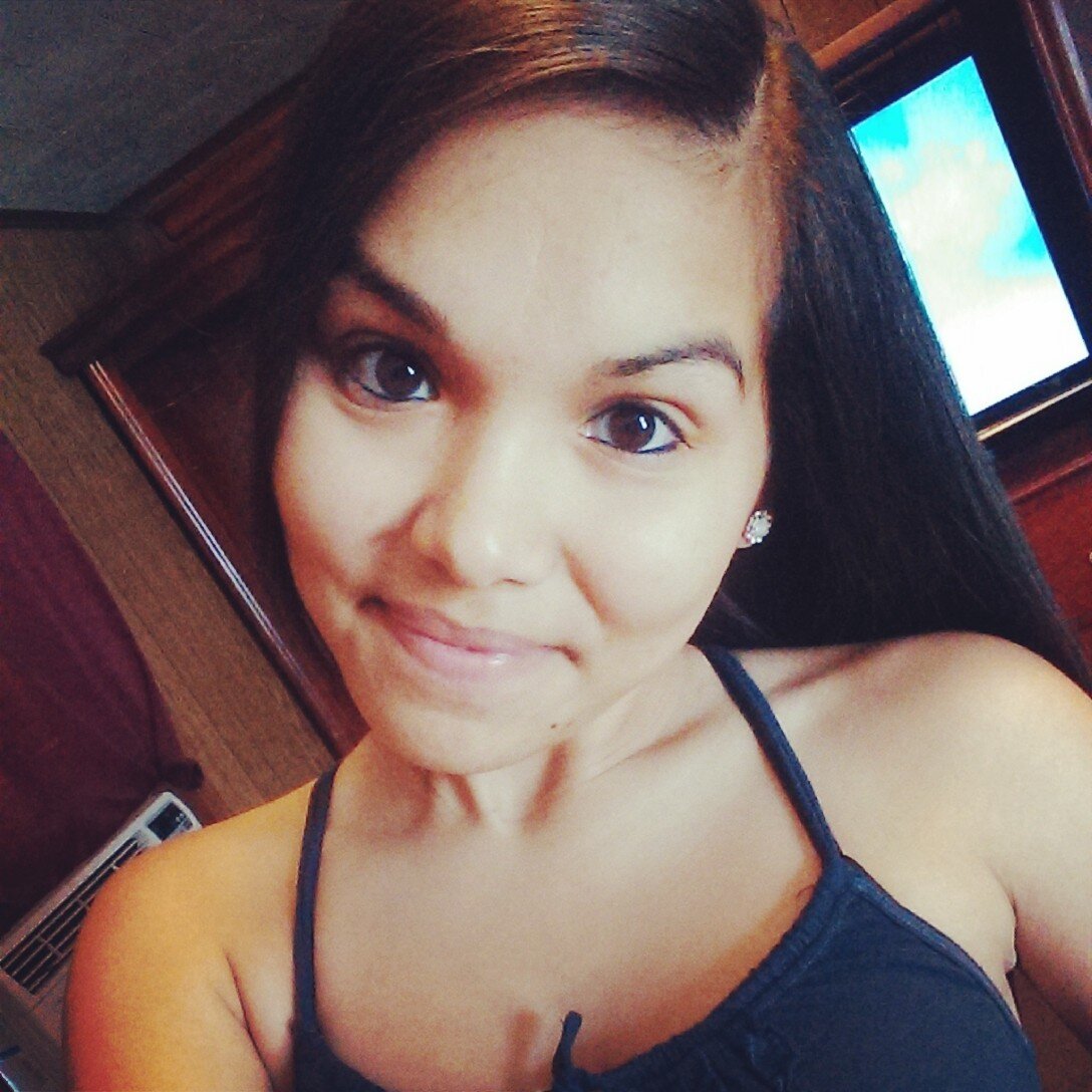 Krystle Flores (krystlerenae14) Twitter