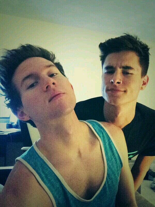 FREE FOLLOW FOLLOW BACK ON @TheNamesKianaa (JacobGauthe+NickPallauf+KianLawley+JamesYamounni+BrandonPulido+More follow)