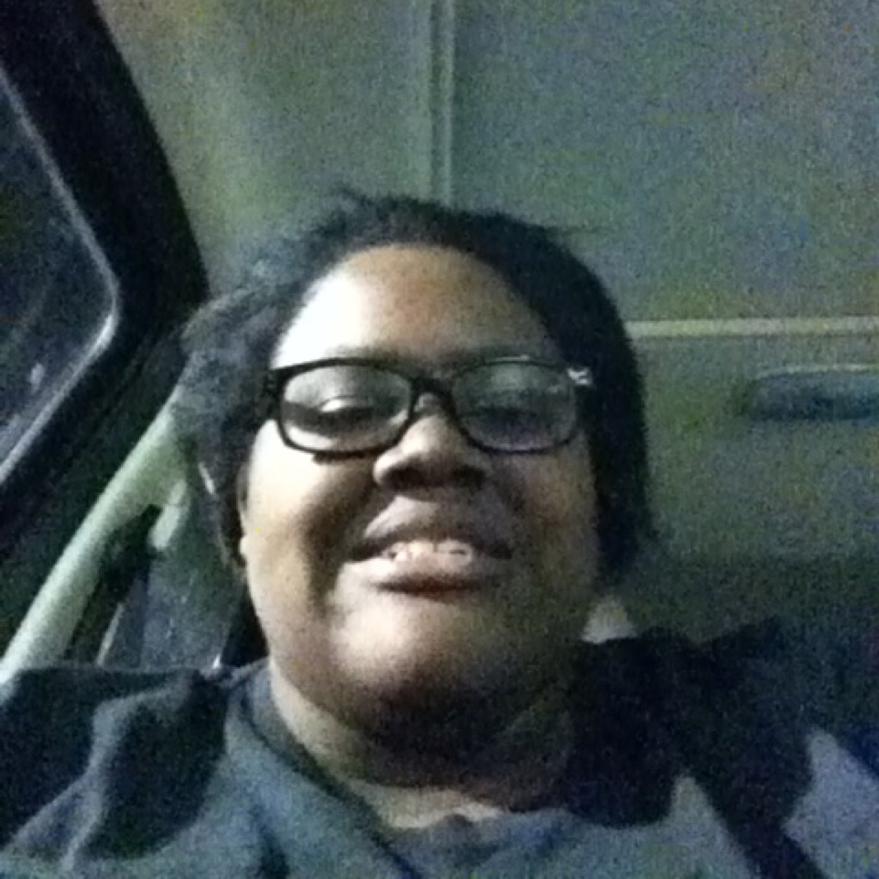 Senior 2014 have another twitter @Diva9253 I go on the most but I want to have 2 account don't judge