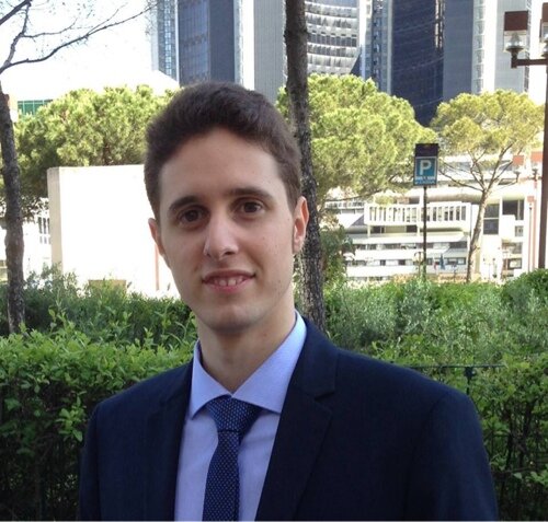 Sviluppatore app iOS.
Tech addicted and electronic hobbyist.
La descrizione non serve, le persone con le parole inventano le peggior stron**te.