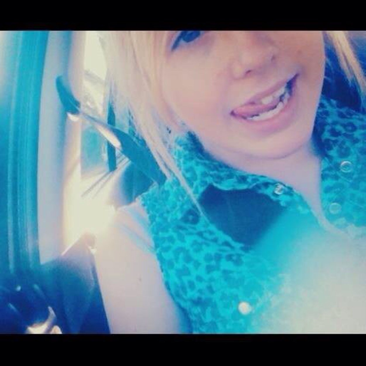 LouiseAmby's profile picture. Follow me, and ill follow you back, yeh? Sounds like a fabulous plan. Lets dooooo it