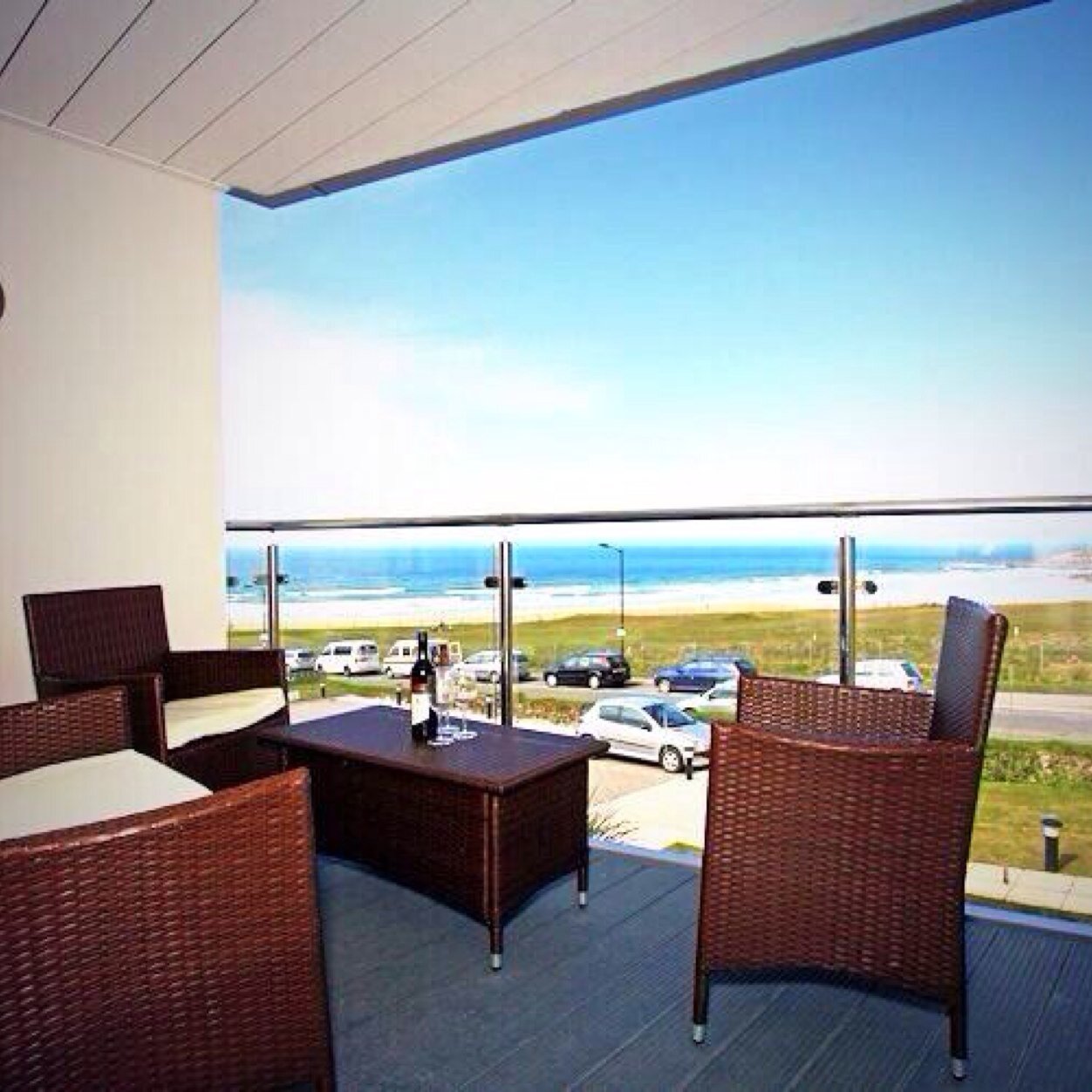 8OceanGate's profile picture. I am a beautiful 2 bed, 2 bath holiday apartment overlooking Fistral Beach. I have parking, surf board storage and sleep 4. Hire me through @bluechiphols