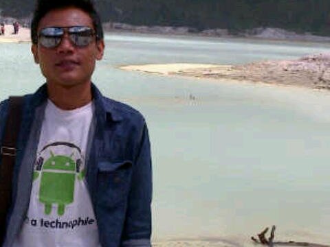 Her0e_sag's profile picture. Don't be gray, but black or white