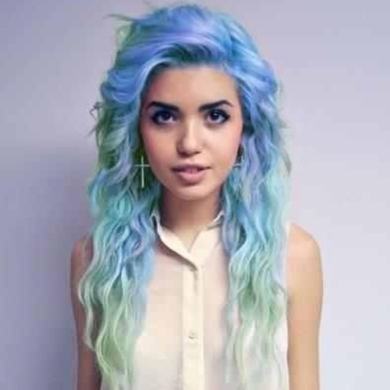 RelatableTeeen1's profile picture. Too figure out if I'm funny. Or just a madman with a box. Relatable, honest, true posts.