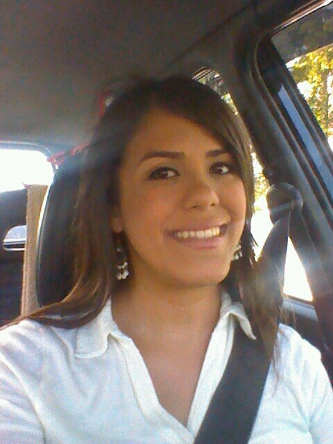 No mal interpretes mi sorisa, no es que todo esta bien, sino es que confio en Dios porque Él me prometio que todo obra para bien.