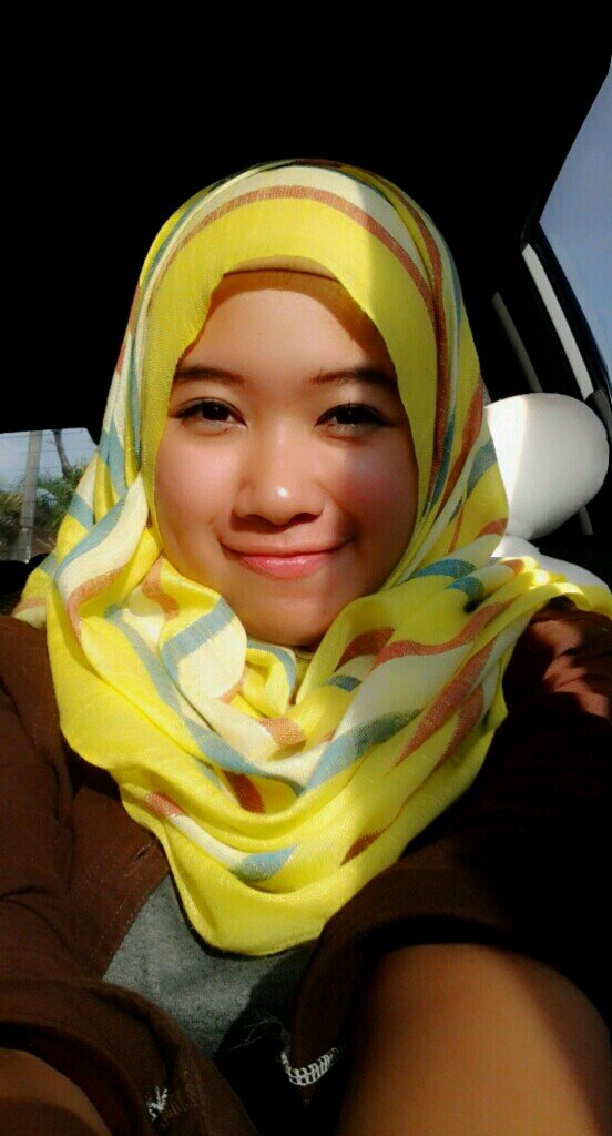 LiaErnes's profile picture. University of Malang '11 - Economic faculty - economic education