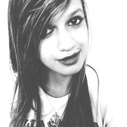 Hello world I'm your wild girl
I'm your ch ch ch ch ch cherry bomb