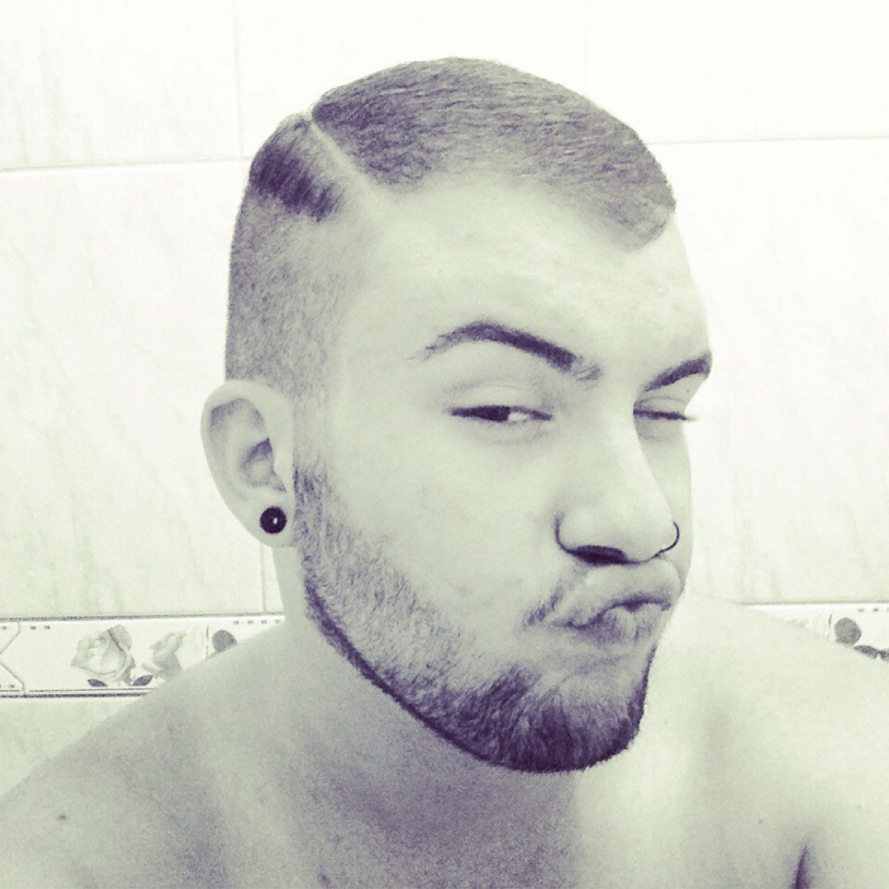 Hair Stylist. .facebook.com/vivitorlima   Skype: Vivittorlima Instagram: Vivitorlima.