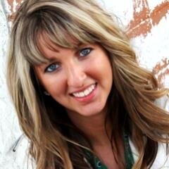Indiana University journalism alumna. Lover of theatre and fashion. Wishful traveler. Current Chicagoan.