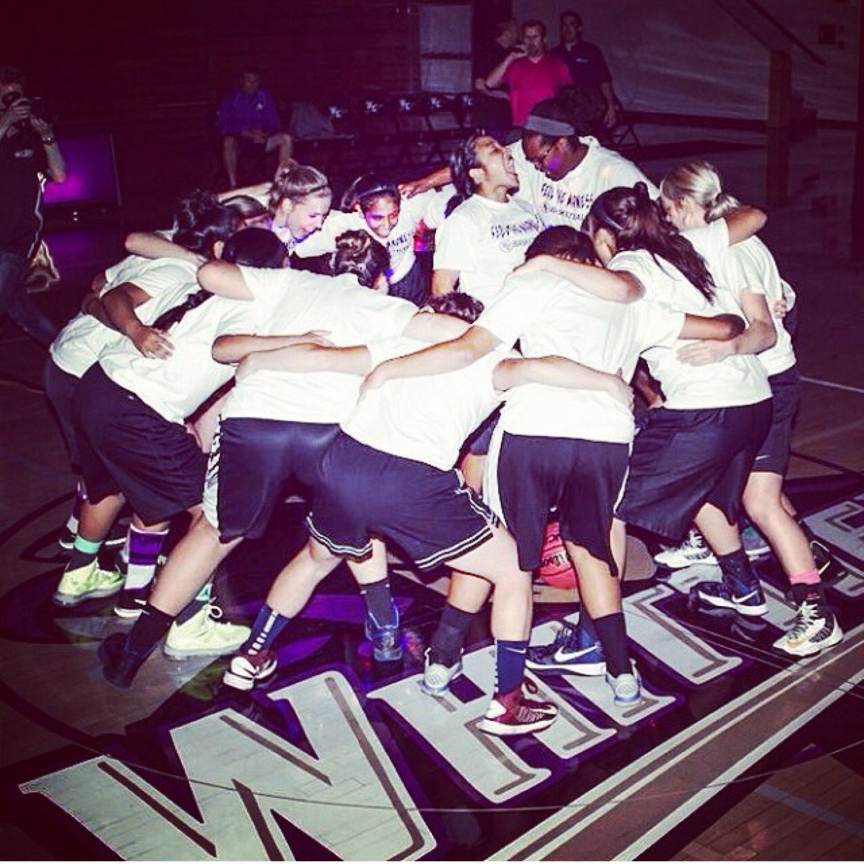 Whittier College Womens basketbll page! Follow us, we follow back. We'll keep you updated!