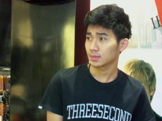 iman_mansyur's profile picture. UmuR 27 TarGet Gua MeriD ♥☺