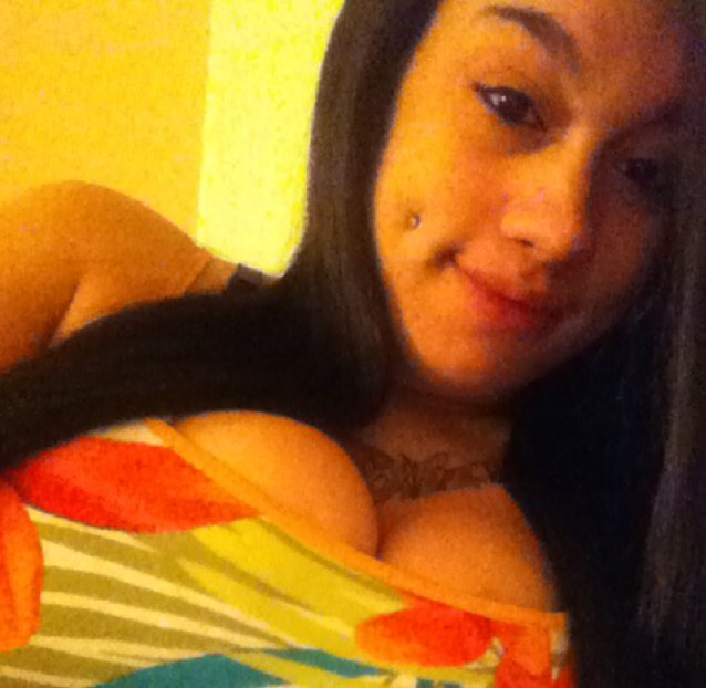 dimples031213's profile picture. First Time Mommy 3 | 17 years old | #team single