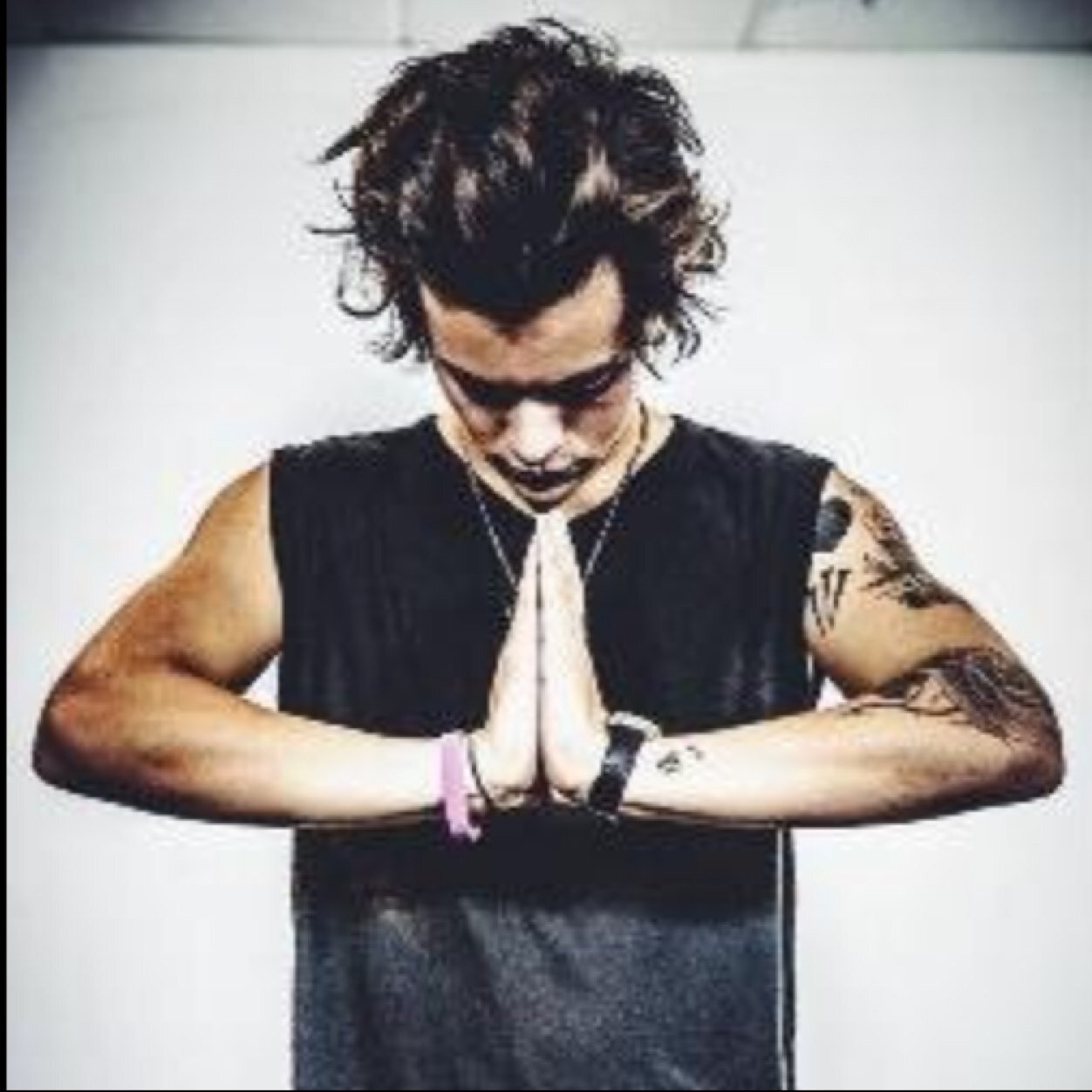 [ just close your eyes and enjoy the roller coaster that is life :) x -Zayn Malik ] [ Proud Directioner♥️!]