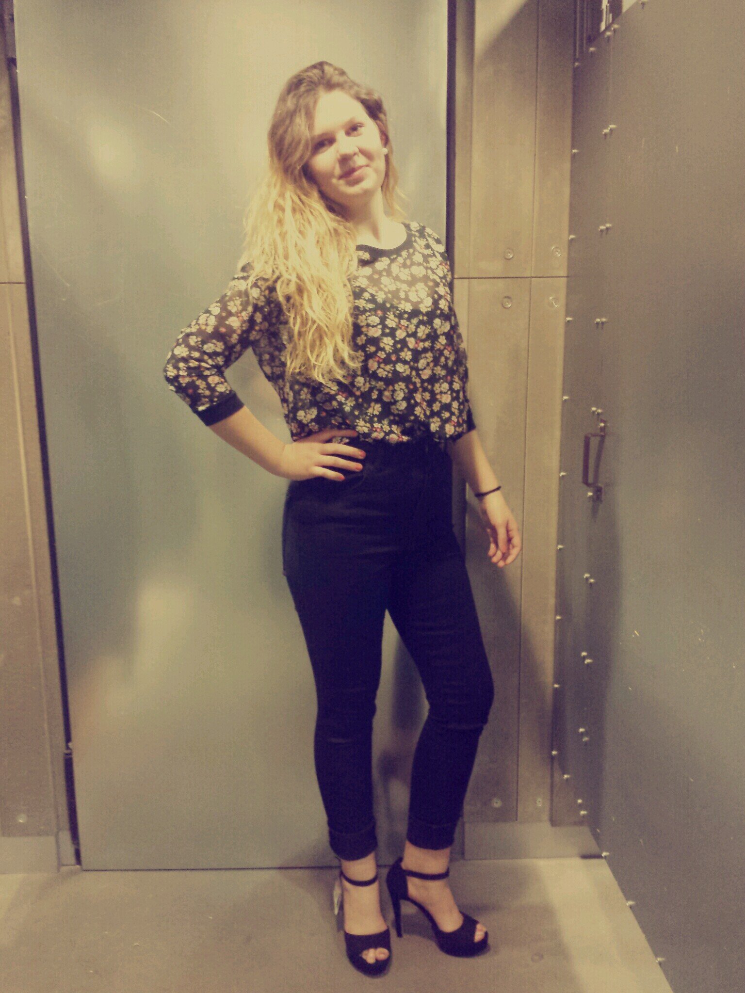 juliastumpel22's profile picture. Cuando mas dificil es la batalla , mas glorioso es el triunfo.