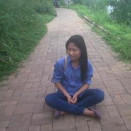 deket jutek jauh malah kangen sering ketemu tapi gak pernah nyapa !~
